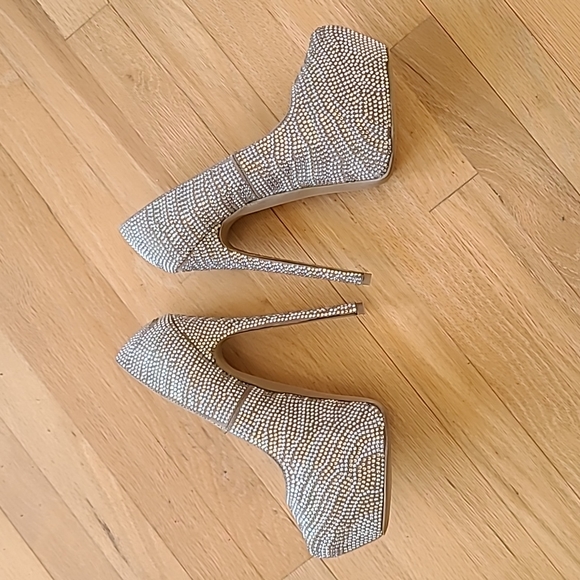 Steve Madden Sequined Pumps - Picture 3 of 5